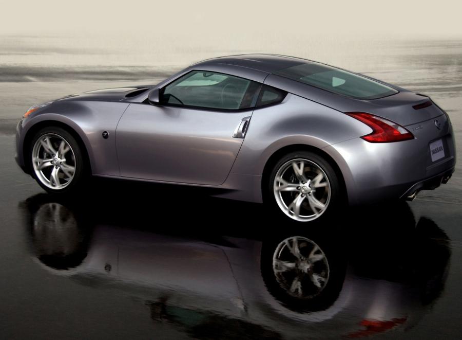  Nissan 370Z 2009 года  (US) (фото 2 из 9)